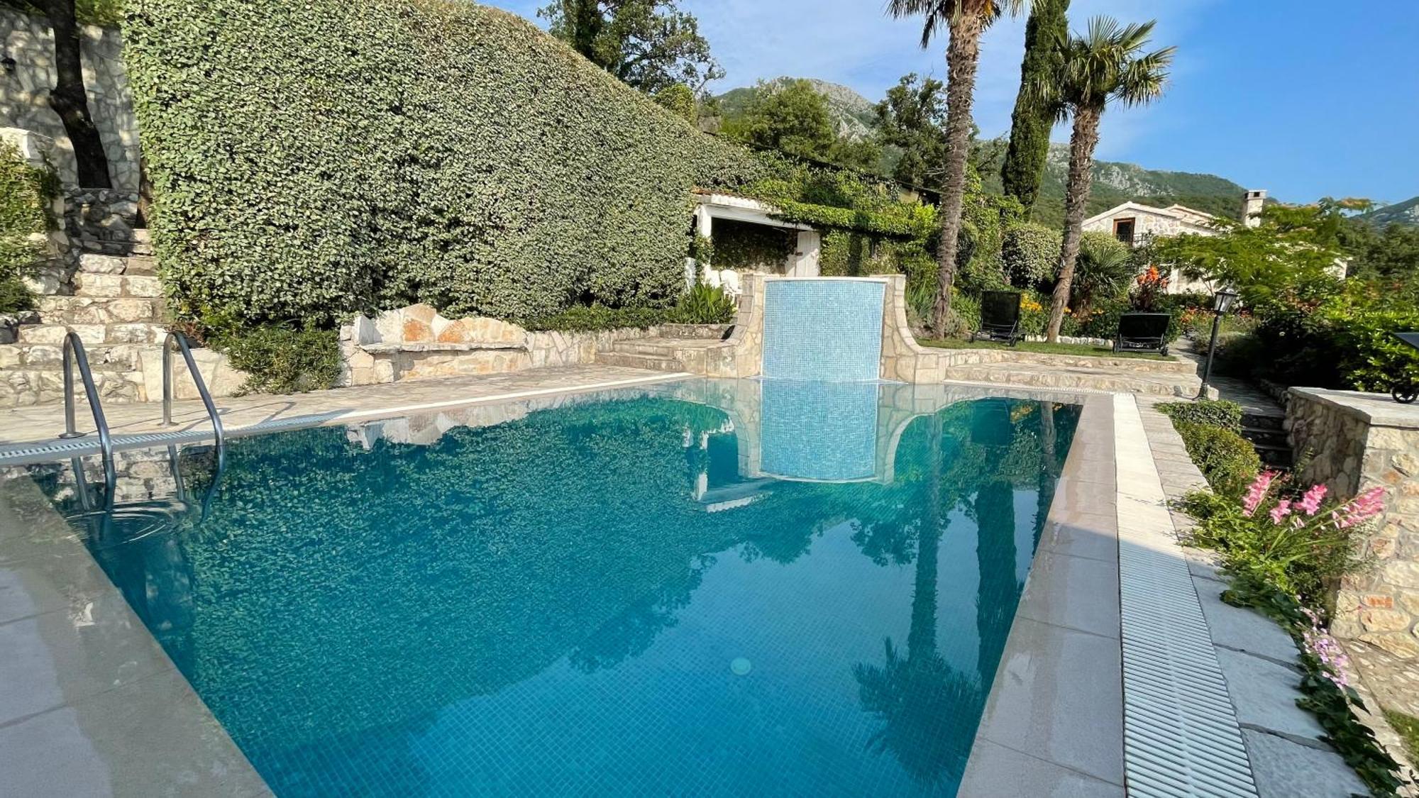 Mountains Villa Near ブドヴァ エクステリア 写真