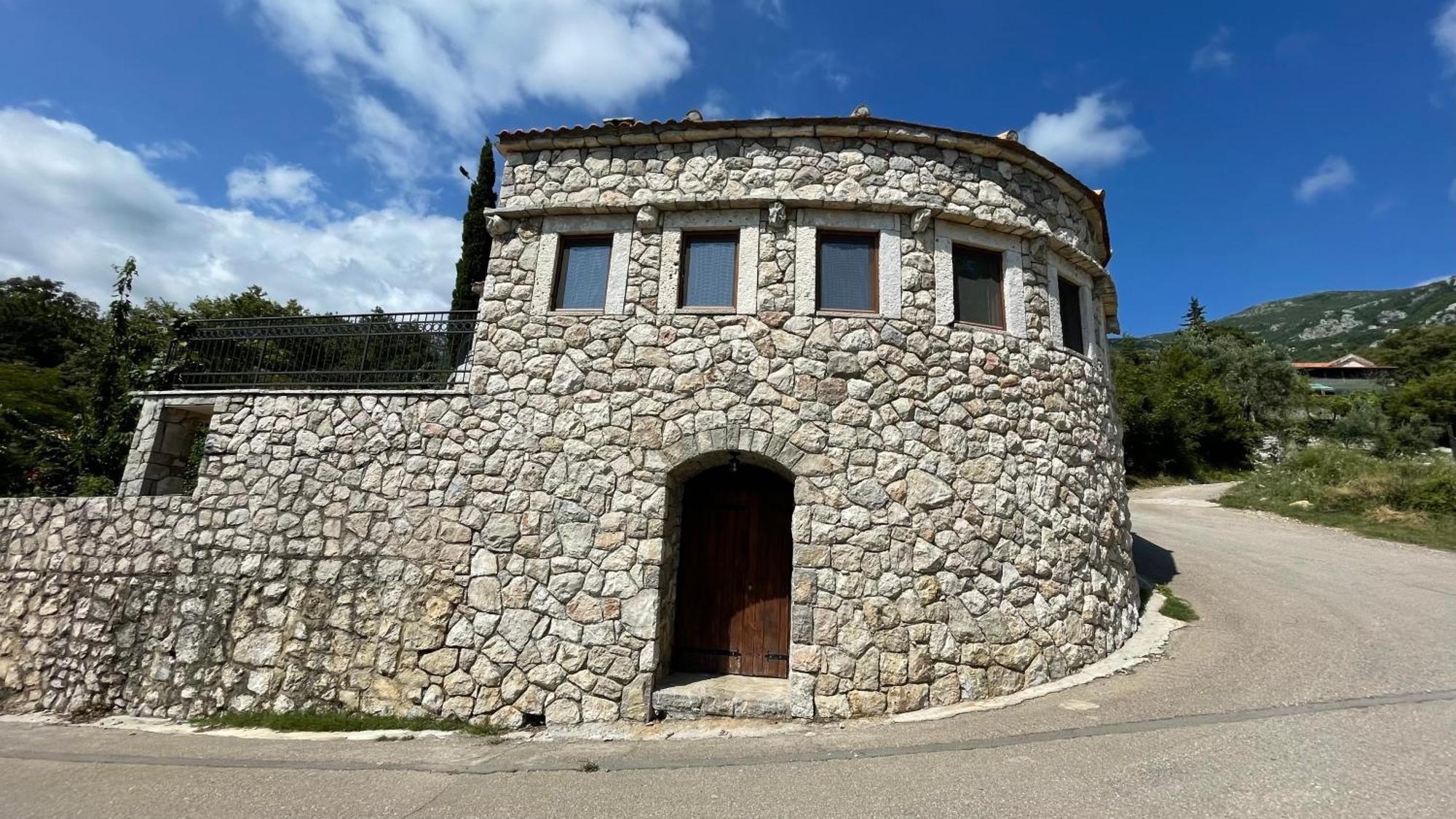 Mountains Villa Near ブドヴァ エクステリア 写真