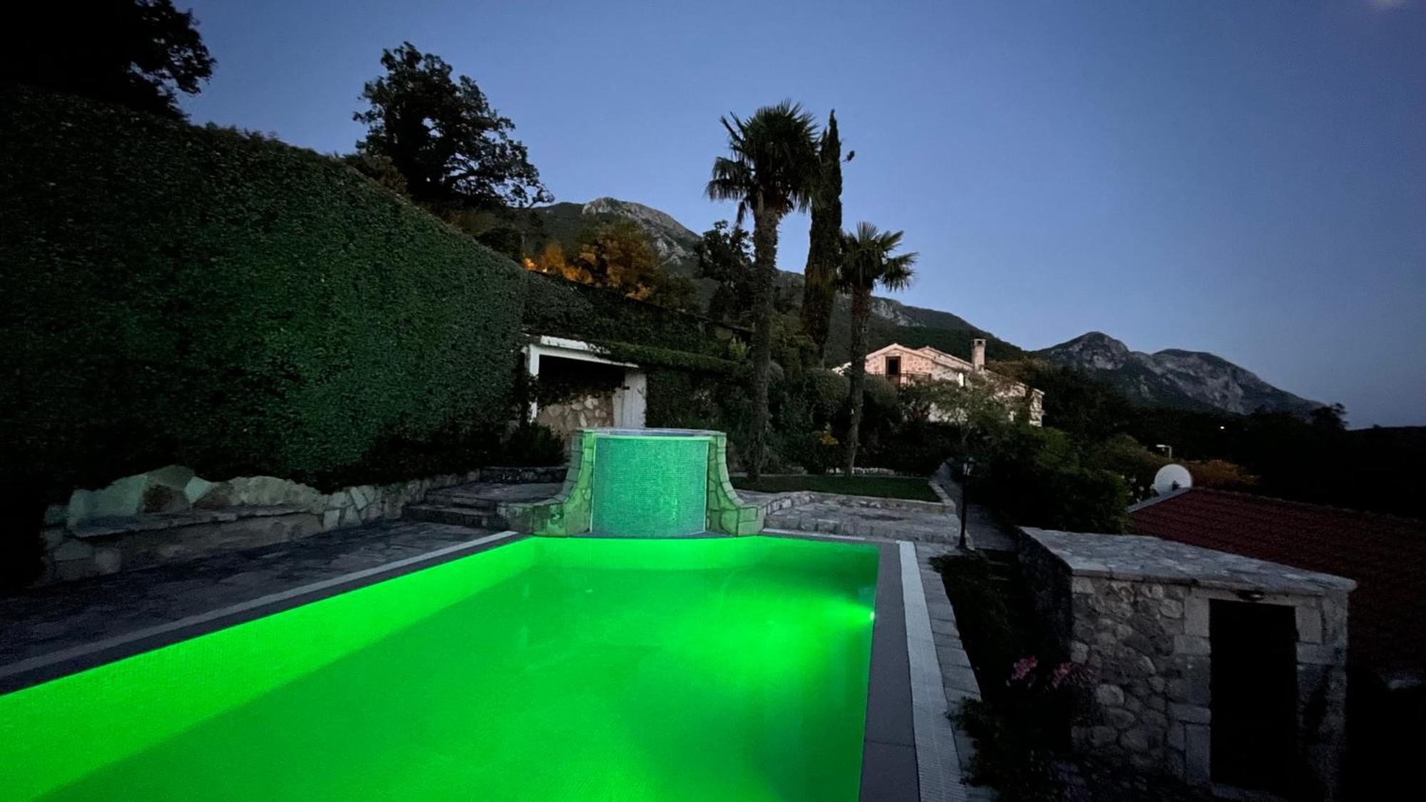 Mountains Villa Near ブドヴァ エクステリア 写真